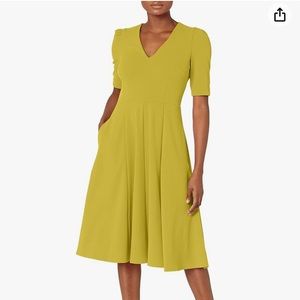 NWOT Donna Morgan Women's Stretch Crepe V-Neck Fit and Flare Dress